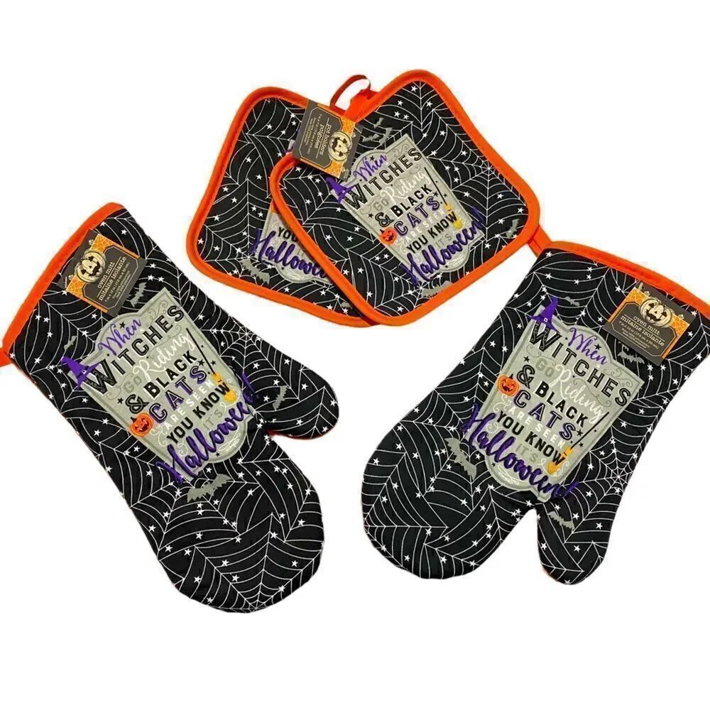 NWT 4 Piece Halloween Kitchen Set Spider Web Pot Holders Oven Mitts